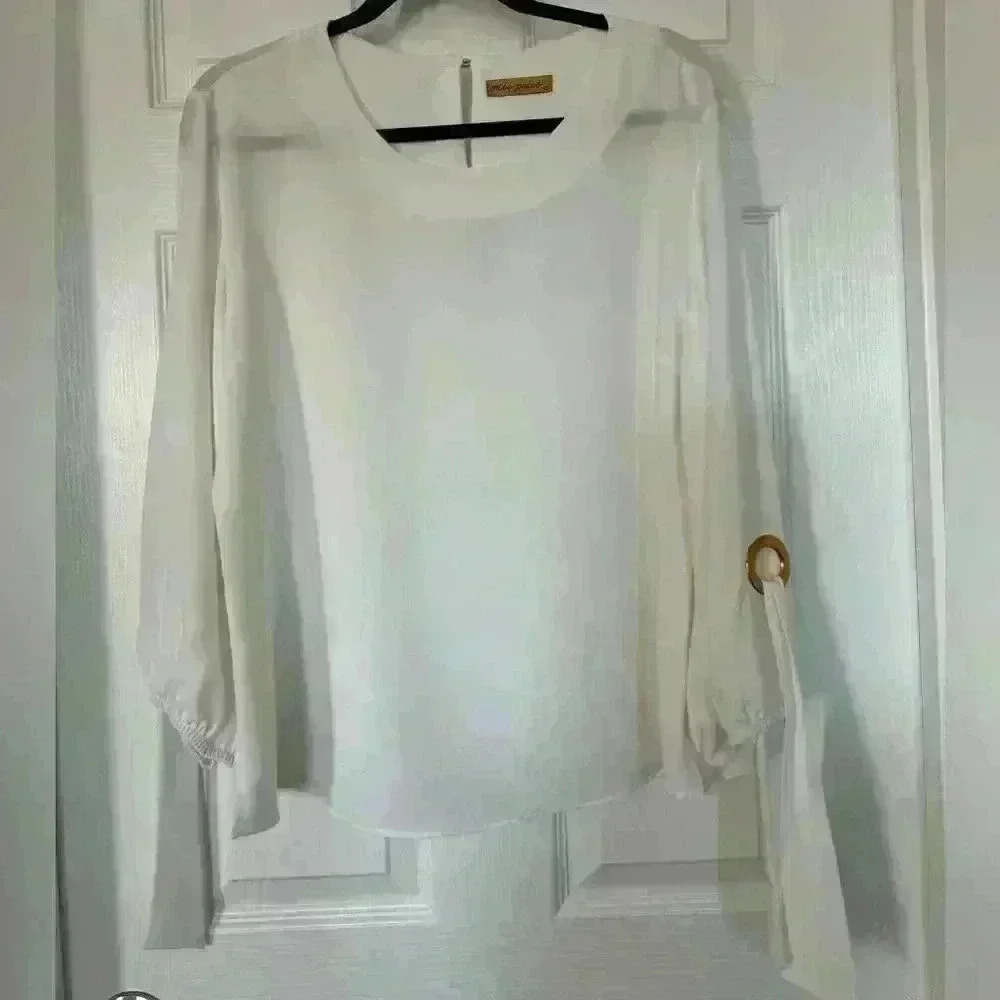 White blouse with sleeve ties